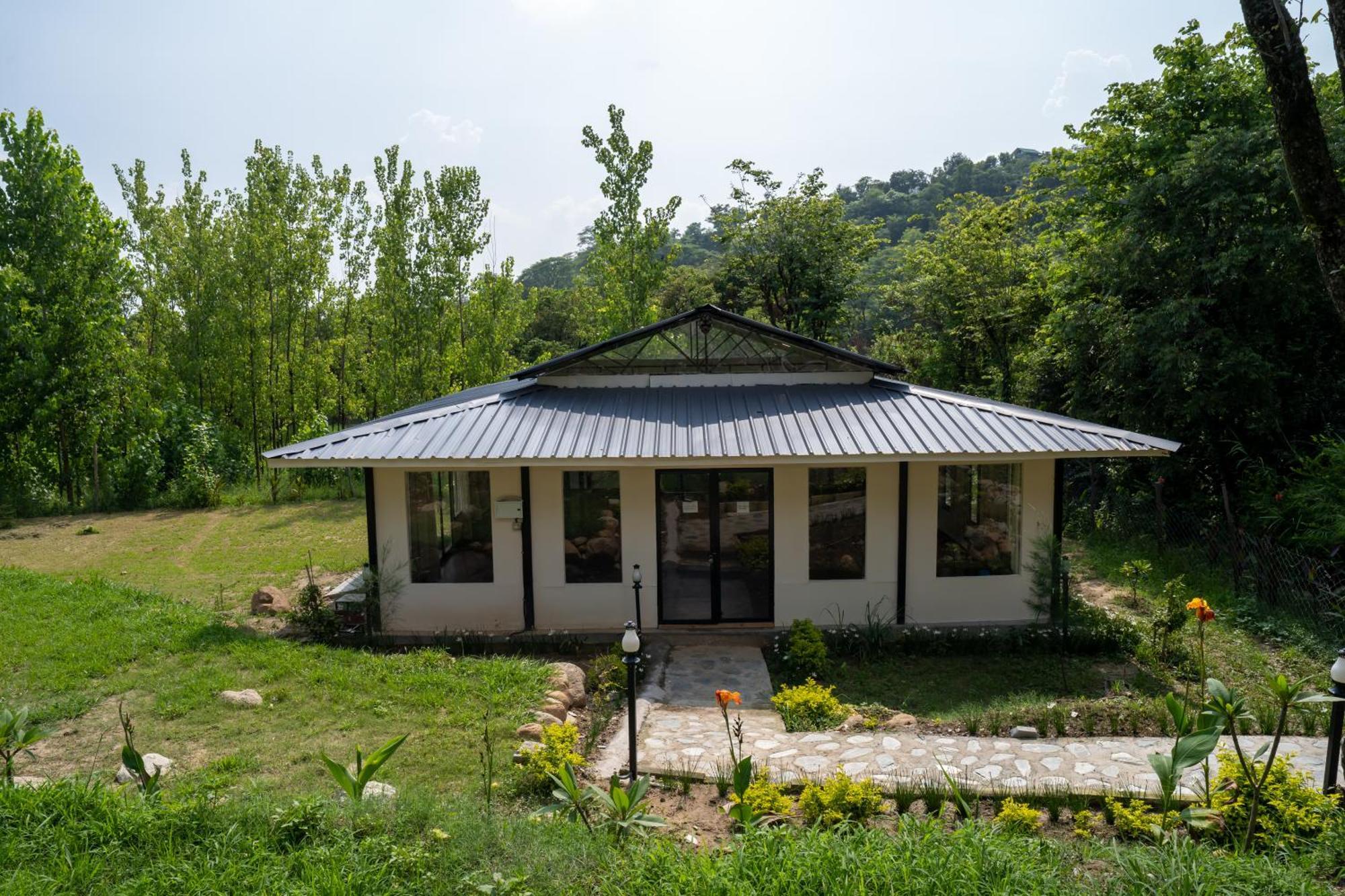 Dev Bhoomi Farms & Cottages Dharamshala Exterior foto